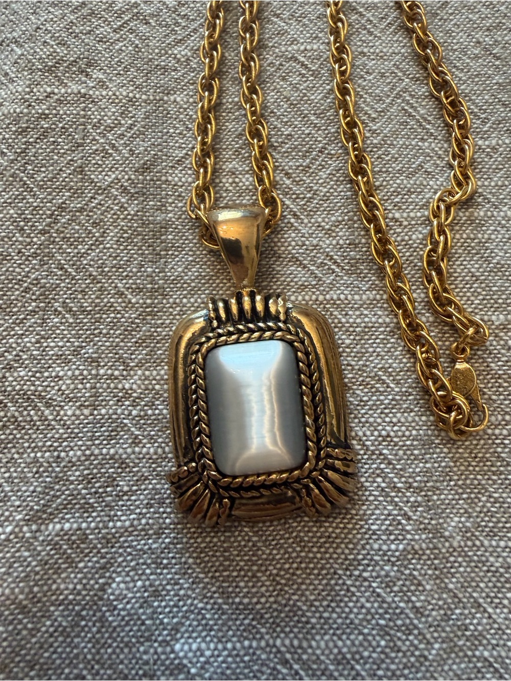 Gold-Tone Pendant Necklace with Gray Mother-of-Pearl Inlay